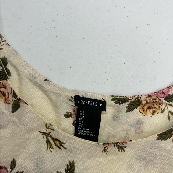 Tops BUNDLE - Picture 3 of 3